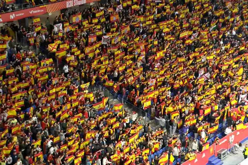 "أمر غير مقبول".. تساؤلات إسبانية بسبب صافرات الاستهجان ضد مصر 